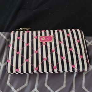 Betsy johnson wallet